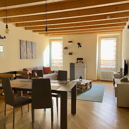 Apartment House Of Artist *